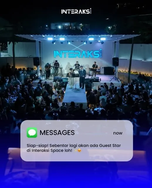 Panggung Interaksi Space Pamulang di malam hari
